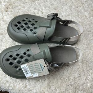 Chaco Mens Clogs size 8 NWT